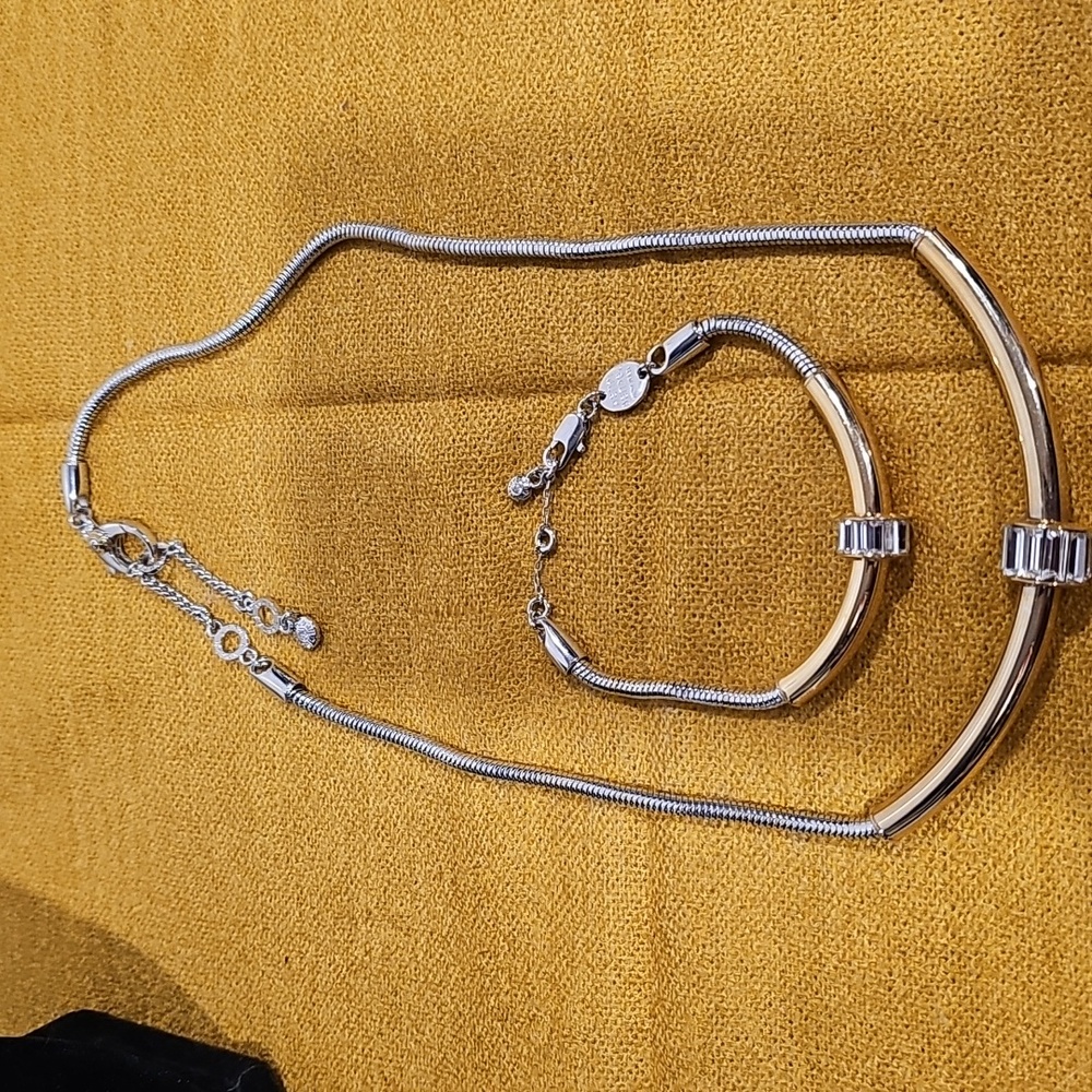 Henri Bendel Matching Necklace & Bracelet Set Gold tone Floating Tube - EUC - Picture 8 of 8